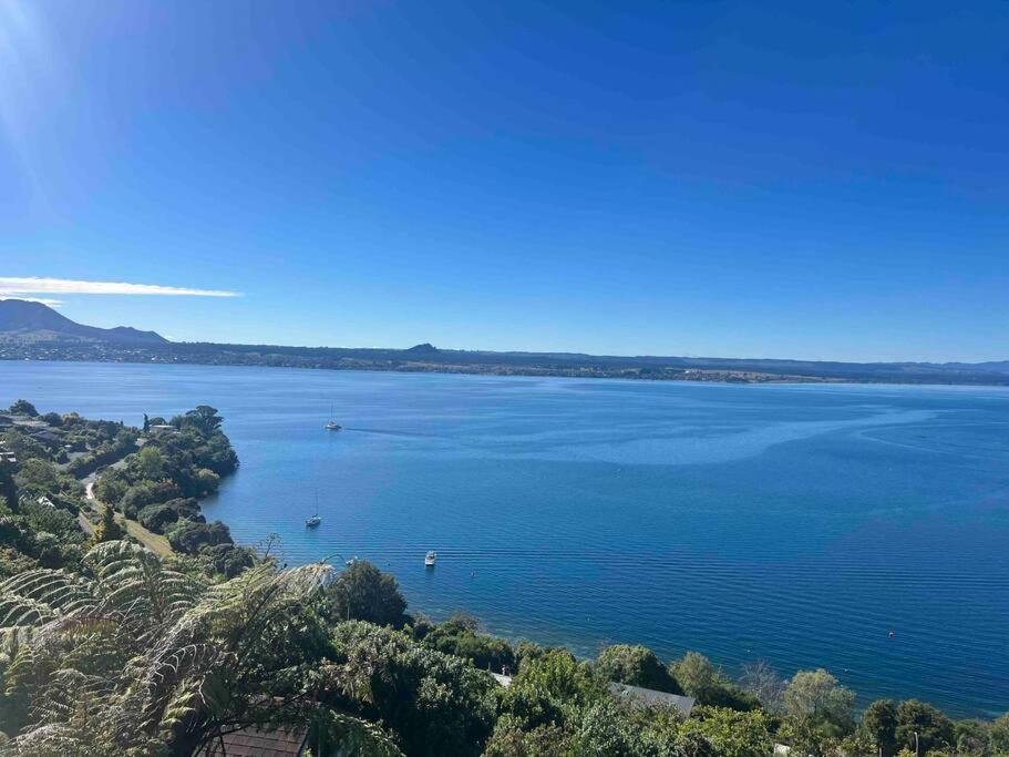 Вилла Breathtaking Views Таупо Экстерьер фото